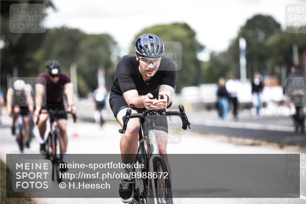 16.08.2026 - KN Förde Triathlon 2026 H.Heesch http://msf.ph/oto/9988672 16.08.2026 13:16:17 Radfahren 519, 535, 552, 567, 585, 727, 732 meine-sportfotos.de