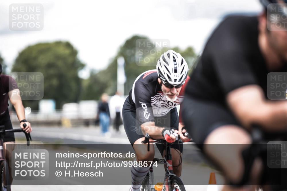 16.08.2026 - KN Förde Triathlon 2026 H.Heesch http://msf.ph/oto/9988674 16.08.2026 13:16:17 Radfahren 519, 535, 552, 567, 585, 727, 732 meine-sportfotos.de