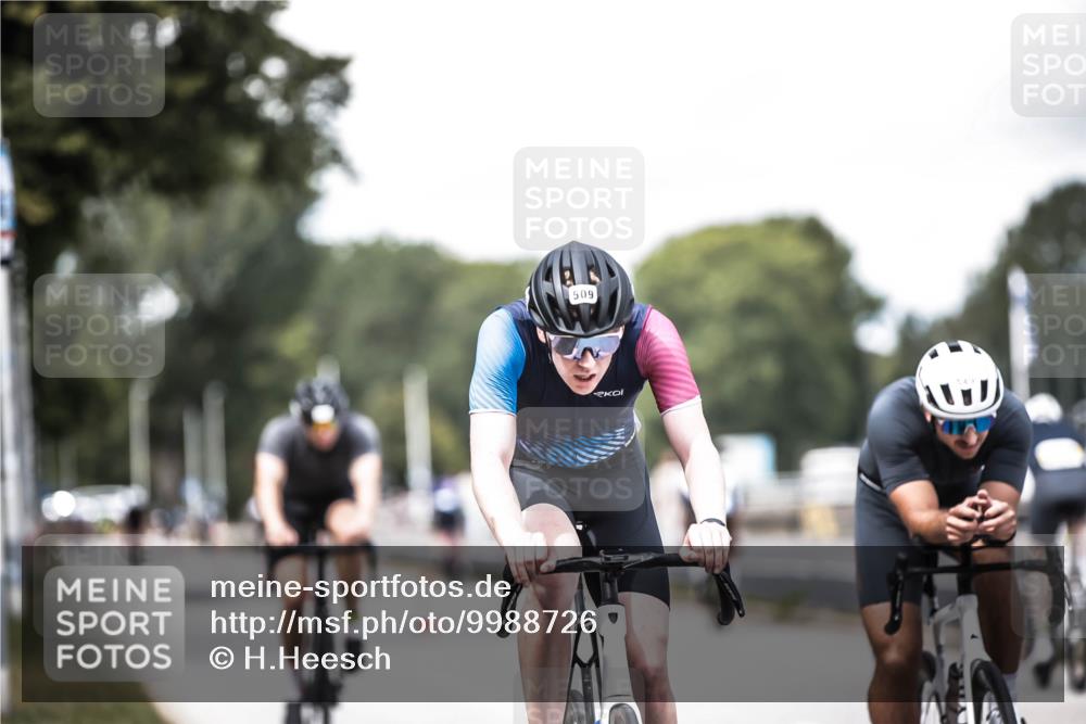 16.08.2026 - KN Förde Triathlon 2026 H.Heesch http://msf.ph/oto/9988726 16.08.2026 13:16:29 Radfahren 545, 579, 611, 725 meine-sportfotos.de