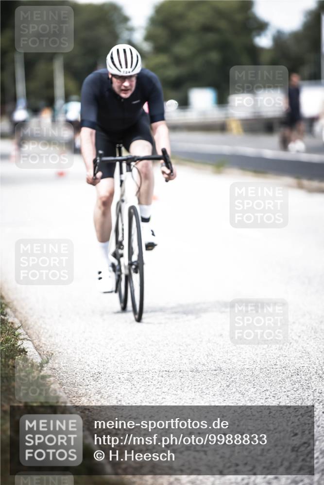 16.08.2026 - KN Förde Triathlon 2026 H.Heesch http://msf.ph/oto/9988833 16.08.2026 13:16:58 Radfahren 546, 583, 724 meine-sportfotos.de