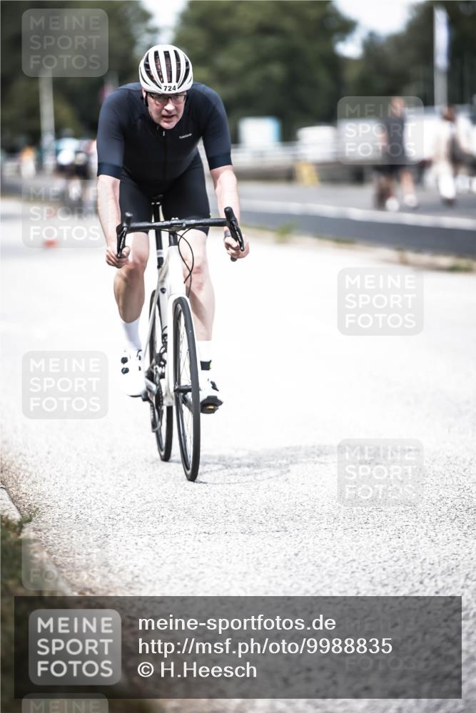 16.08.2026 - KN Förde Triathlon 2026 H.Heesch http://msf.ph/oto/9988835 16.08.2026 13:16:58 Radfahren 546, 583, 724 meine-sportfotos.de