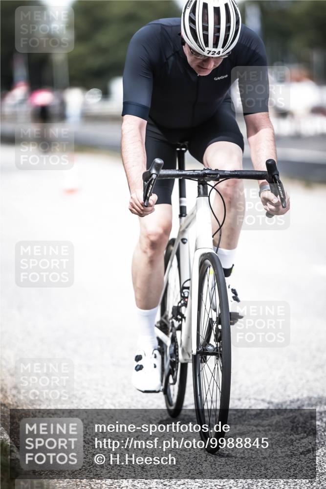 16.08.2026 - KN Förde Triathlon 2026 H.Heesch http://msf.ph/oto/9988845 16.08.2026 13:16:58 Radfahren 546, 583, 724 meine-sportfotos.de
