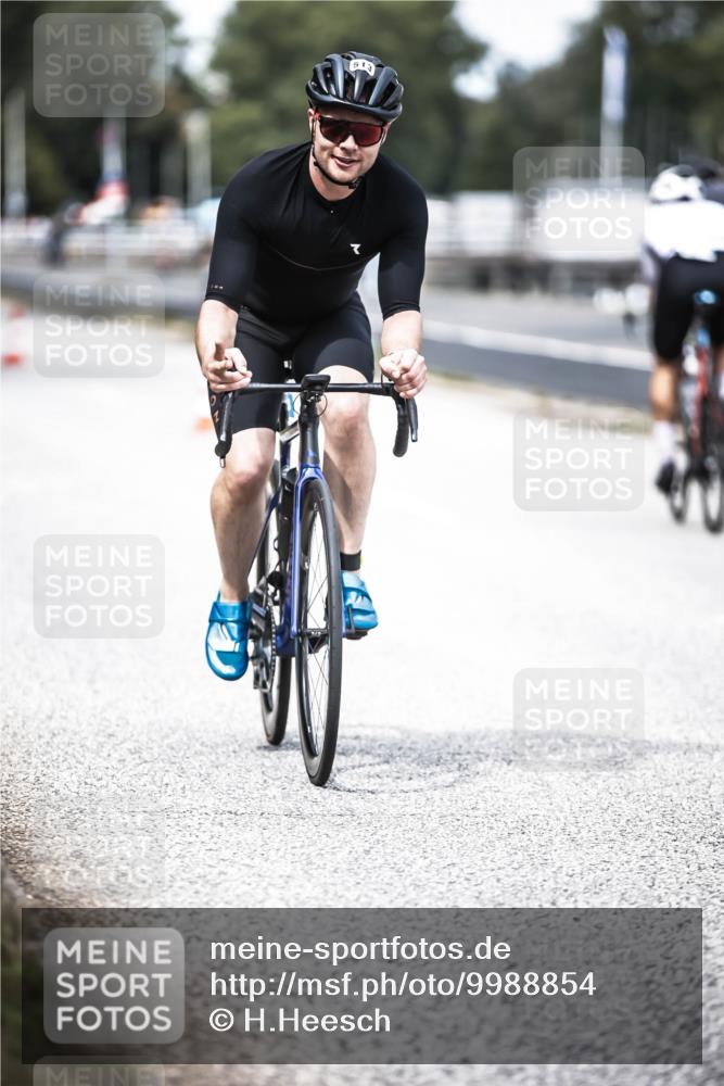16.08.2026 - KN Förde Triathlon 2026 H.Heesch http://msf.ph/oto/9988854 16.08.2026 13:17:15 Radfahren 707, 743 meine-sportfotos.de