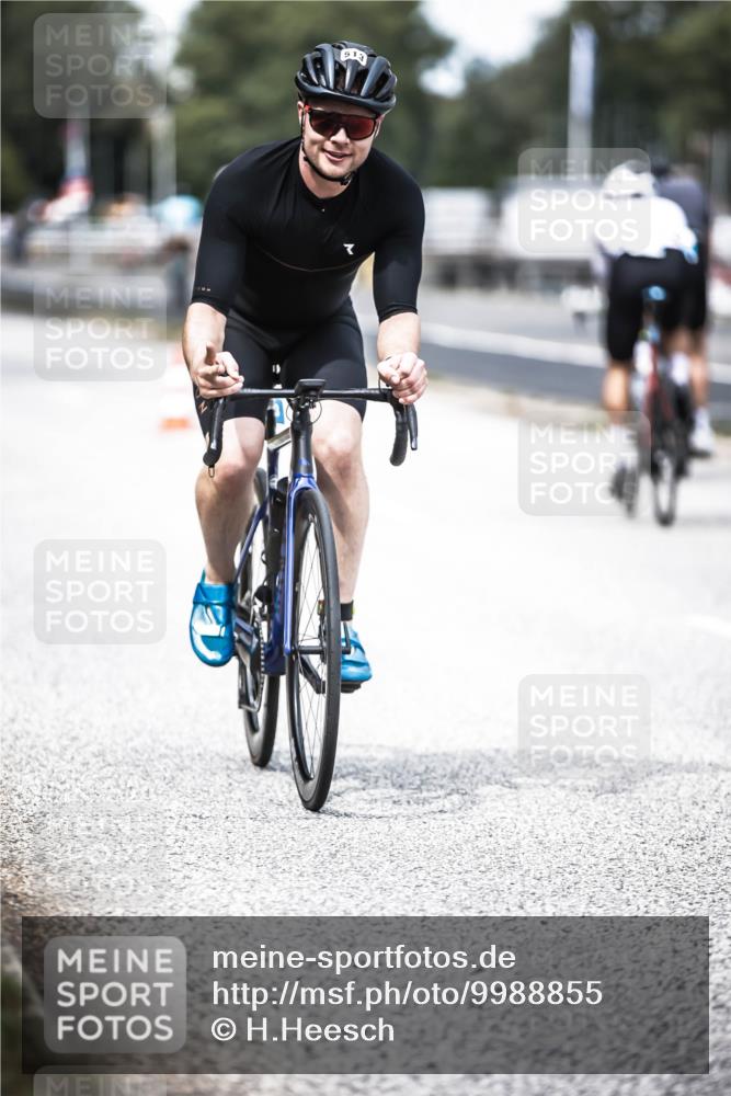 16.08.2026 - KN Förde Triathlon 2026 H.Heesch http://msf.ph/oto/9988855 16.08.2026 13:17:15 Radfahren 707, 743 meine-sportfotos.de