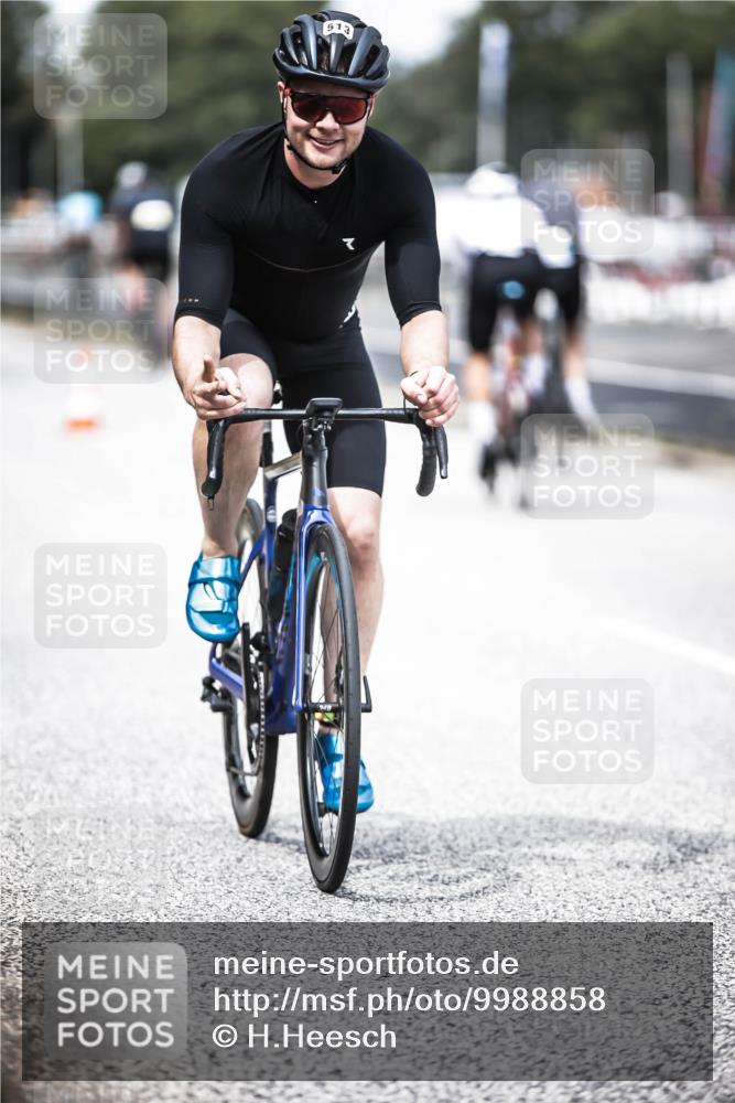 16.08.2026 - KN Förde Triathlon 2026 H.Heesch http://msf.ph/oto/9988858 16.08.2026 13:17:15 Radfahren 707, 743 meine-sportfotos.de