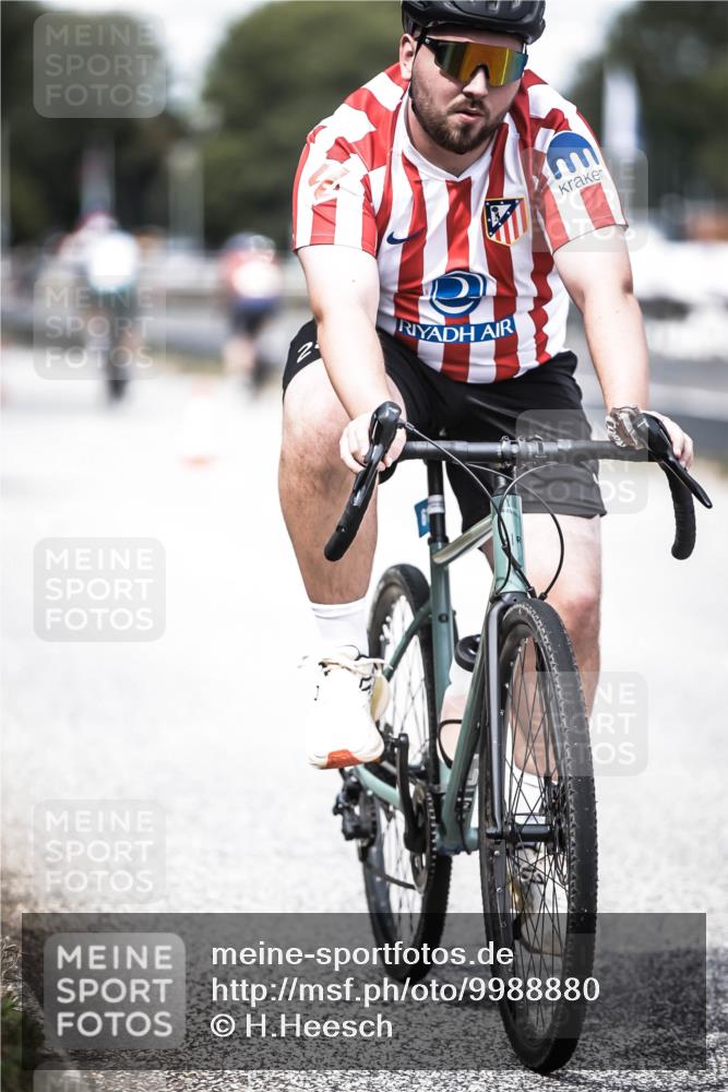 16.08.2026 - KN Förde Triathlon 2026 H.Heesch http://msf.ph/oto/9988880 16.08.2026 13:17:31 Radfahren 196, 594, 610, 723 meine-sportfotos.de