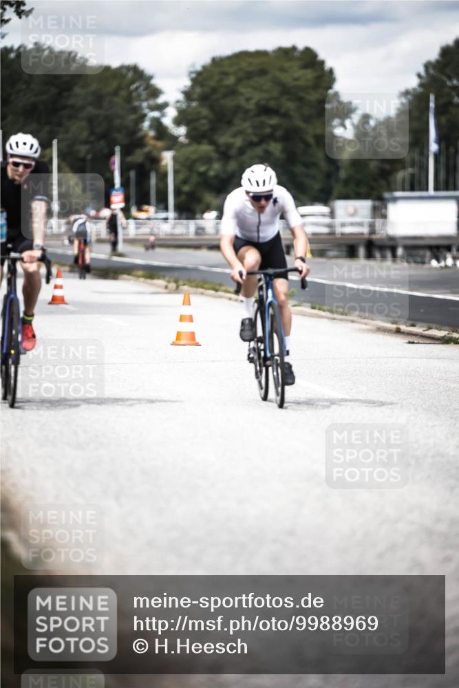 16.08.2026 - KN Förde Triathlon 2026 H.Heesch http://msf.ph/oto/9988969 16.08.2026 13:18:11 Radfahren 720, 732, 738 meine-sportfotos.de
