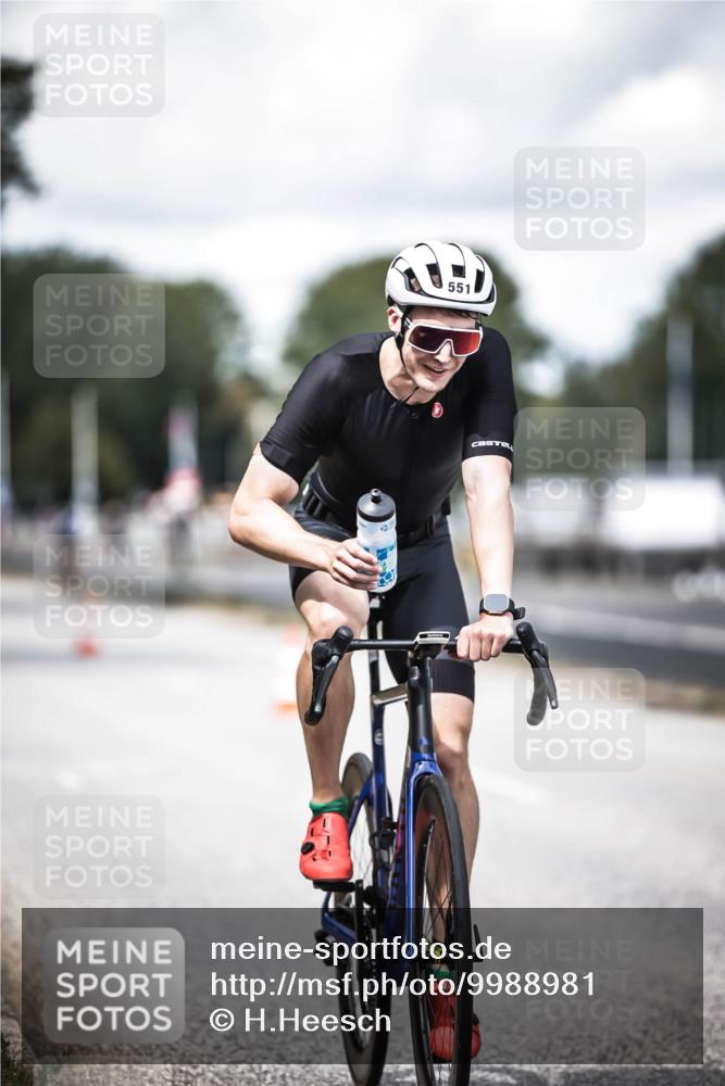 16.08.2026 - KN Förde Triathlon 2026 H.Heesch http://msf.ph/oto/9988981 16.08.2026 13:18:12 Radfahren 557, 720, 732, 738 meine-sportfotos.de