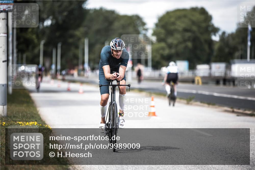 16.08.2026 - KN Förde Triathlon 2026 H.Heesch http://msf.ph/oto/9989009 16.08.2026 13:18:20 Radfahren 557, 702 meine-sportfotos.de