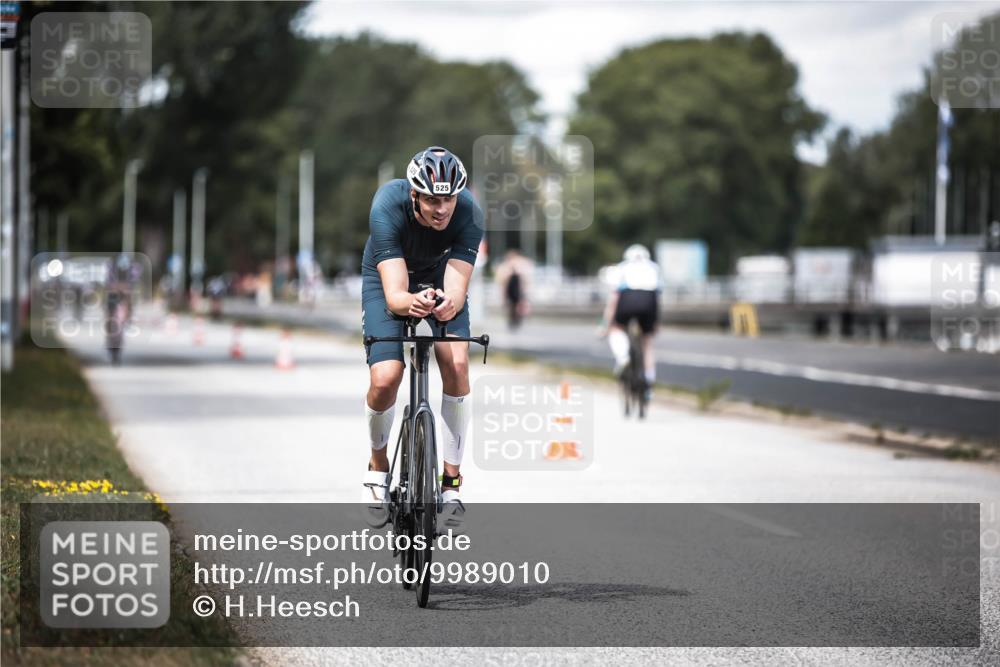 16.08.2026 - KN Förde Triathlon 2026 H.Heesch http://msf.ph/oto/9989010 16.08.2026 13:18:20 Radfahren 557, 702 meine-sportfotos.de