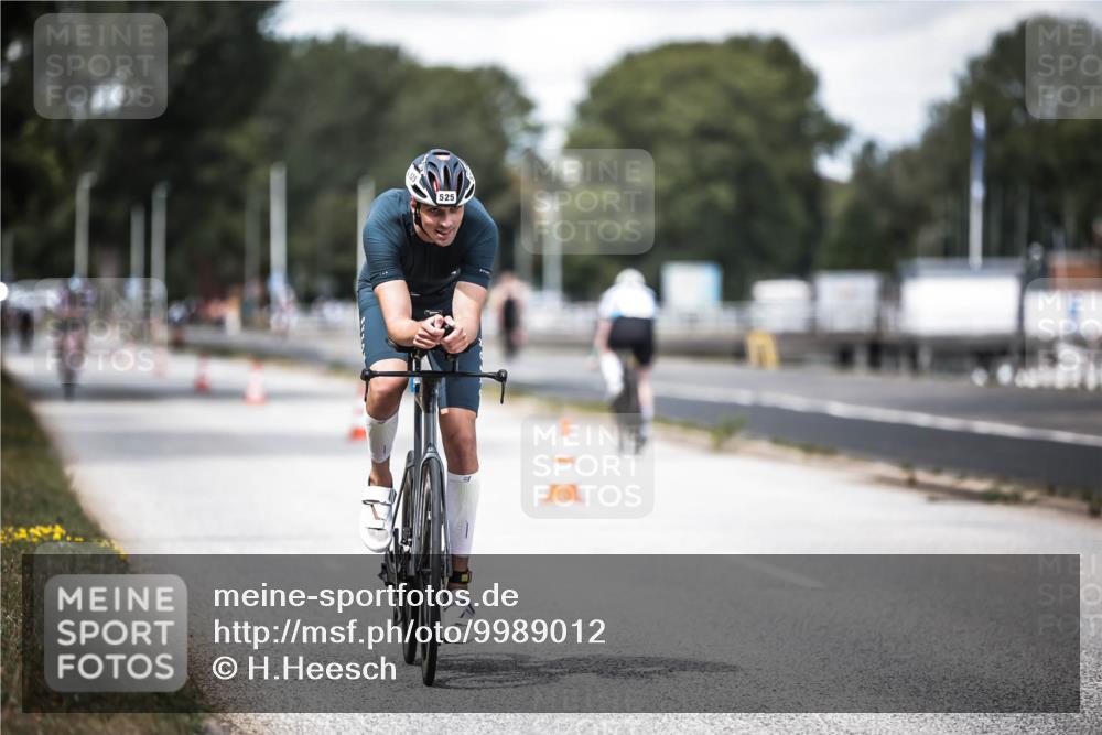 16.08.2026 - KN Förde Triathlon 2026 H.Heesch http://msf.ph/oto/9989012 16.08.2026 13:18:20 Radfahren 557, 702 meine-sportfotos.de