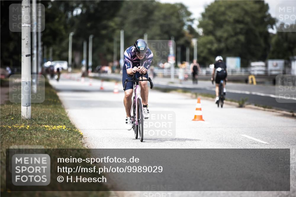 16.08.2026 - KN Förde Triathlon 2026 H.Heesch http://msf.ph/oto/9989029 16.08.2026 13:18:25 Radfahren 590, 602, 607, 702 meine-sportfotos.de