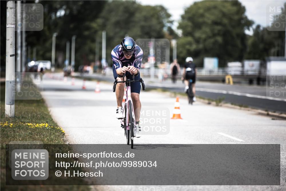 16.08.2026 - KN Förde Triathlon 2026 H.Heesch http://msf.ph/oto/9989034 16.08.2026 13:18:25 Radfahren 590, 602, 607, 702 meine-sportfotos.de