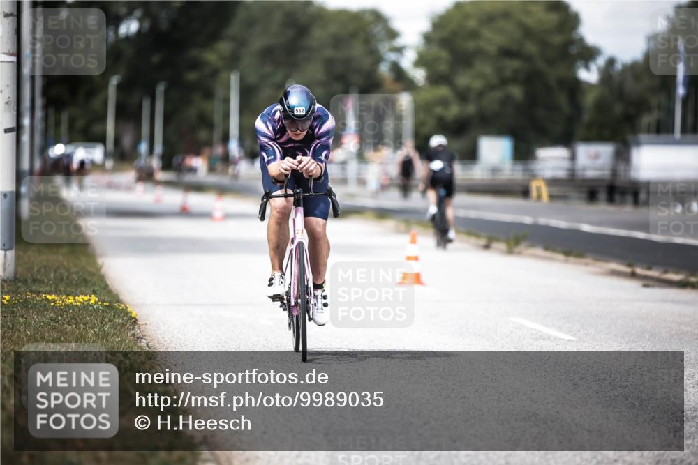 16.08.2026 - KN Förde Triathlon 2026 H.Heesch http://msf.ph/oto/9989035 16.08.2026 13:18:25 Radfahren 590, 602, 607, 702 meine-sportfotos.de