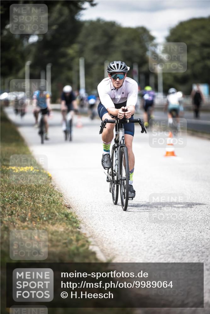 16.08.2026 - KN Förde Triathlon 2026 H.Heesch http://msf.ph/oto/9989064 16.08.2026 13:18:43 Radfahren 559, 566, 592, 597, 603, 609, 715, 718 meine-sportfotos.de