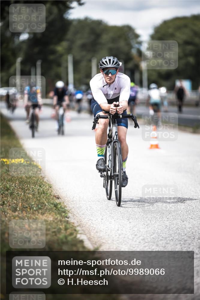 16.08.2026 - KN Förde Triathlon 2026 H.Heesch http://msf.ph/oto/9989066 16.08.2026 13:18:43 Radfahren 559, 566, 592, 597, 603, 609, 715, 718 meine-sportfotos.de