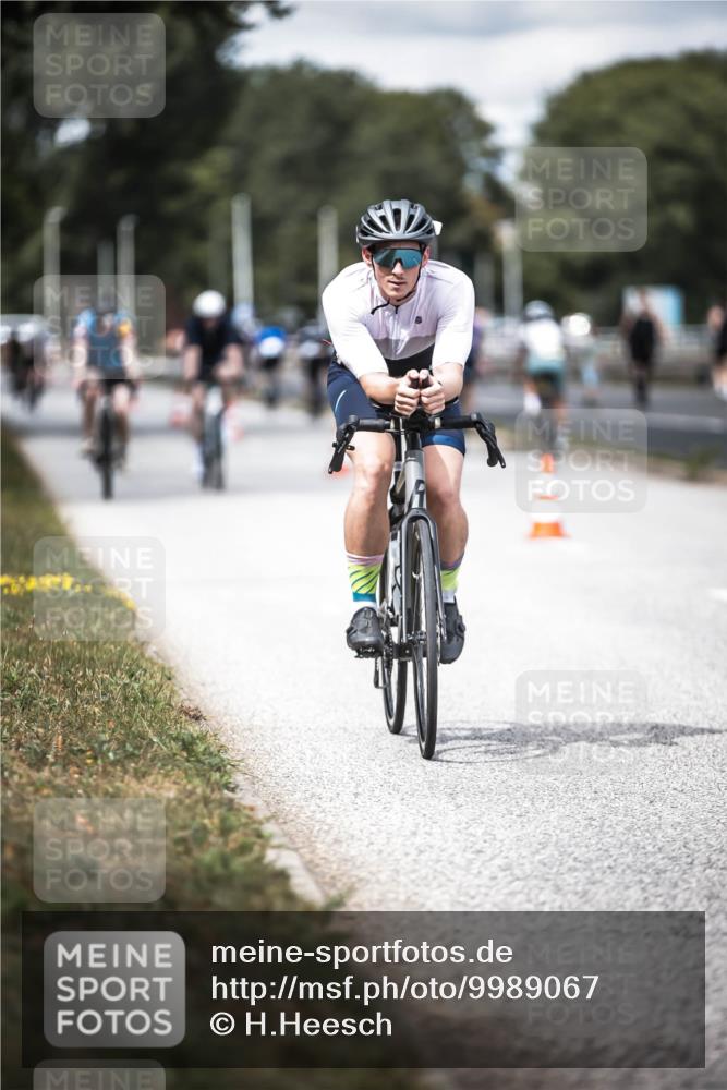 16.08.2026 - KN Förde Triathlon 2026 H.Heesch http://msf.ph/oto/9989067 16.08.2026 13:18:43 Radfahren 559, 566, 592, 597, 603, 609, 715, 718 meine-sportfotos.de