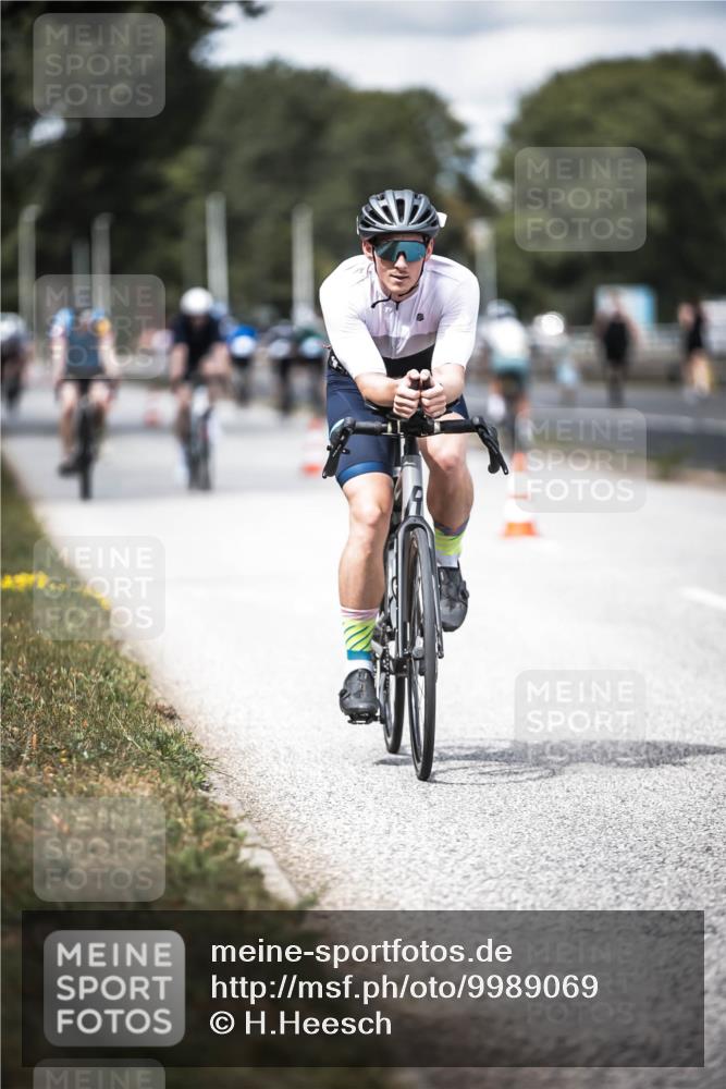16.08.2026 - KN Förde Triathlon 2026 H.Heesch http://msf.ph/oto/9989069 16.08.2026 13:18:43 Radfahren 559, 566, 592, 597, 603, 609, 715, 718 meine-sportfotos.de