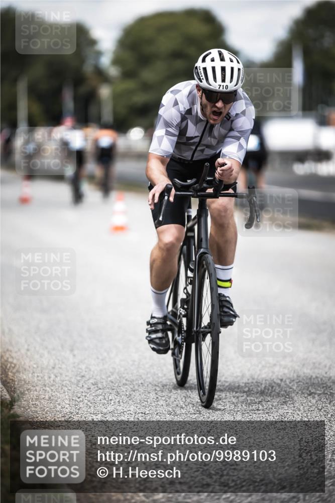 16.08.2026 - KN Förde Triathlon 2026 H.Heesch http://msf.ph/oto/9989103 16.08.2026 13:18:51 Radfahren 565, 609, 704 meine-sportfotos.de
