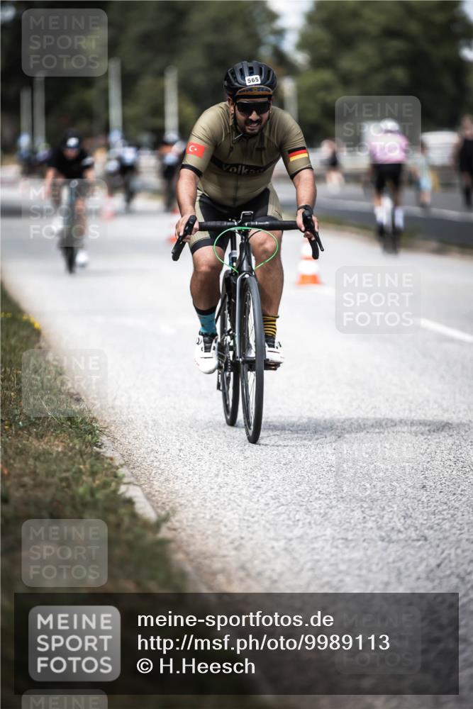 16.08.2026 - KN Förde Triathlon 2026 H.Heesch http://msf.ph/oto/9989113 16.08.2026 13:18:54 Radfahren 565, 704, 719, 725 meine-sportfotos.de