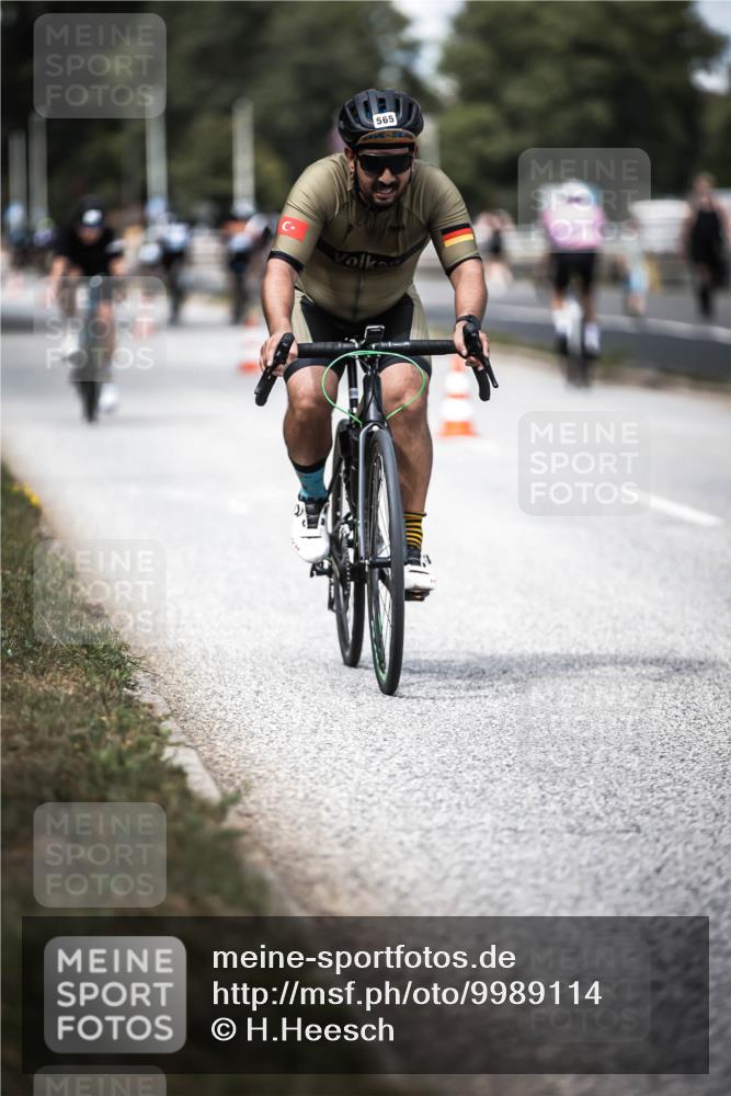16.08.2026 - KN Förde Triathlon 2026 H.Heesch http://msf.ph/oto/9989114 16.08.2026 13:18:54 Radfahren 565, 704, 719, 725 meine-sportfotos.de