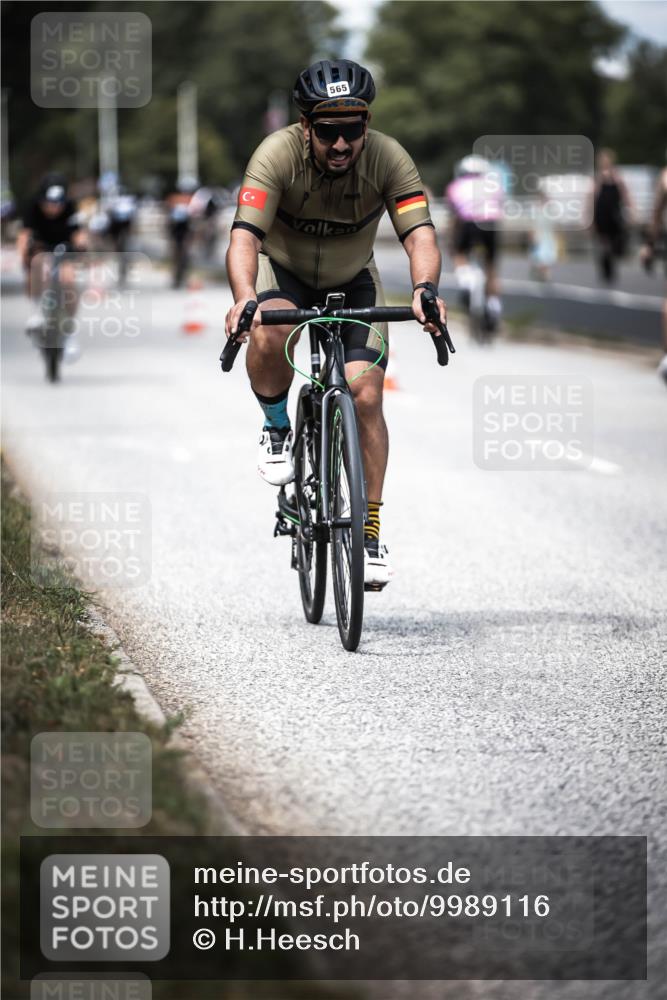 16.08.2026 - KN Förde Triathlon 2026 H.Heesch http://msf.ph/oto/9989116 16.08.2026 13:18:55 Radfahren 565, 704, 719, 725 meine-sportfotos.de