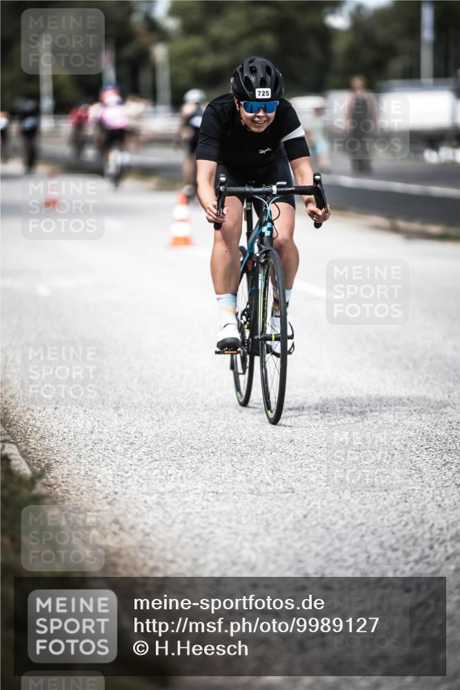 16.08.2026 - KN Förde Triathlon 2026 H.Heesch http://msf.ph/oto/9989127 16.08.2026 13:18:57 Radfahren 565, 704, 719, 725 meine-sportfotos.de