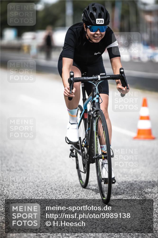 16.08.2026 - KN Förde Triathlon 2026 H.Heesch http://msf.ph/oto/9989138 16.08.2026 13:18:57 Radfahren 565, 704, 719, 725 meine-sportfotos.de