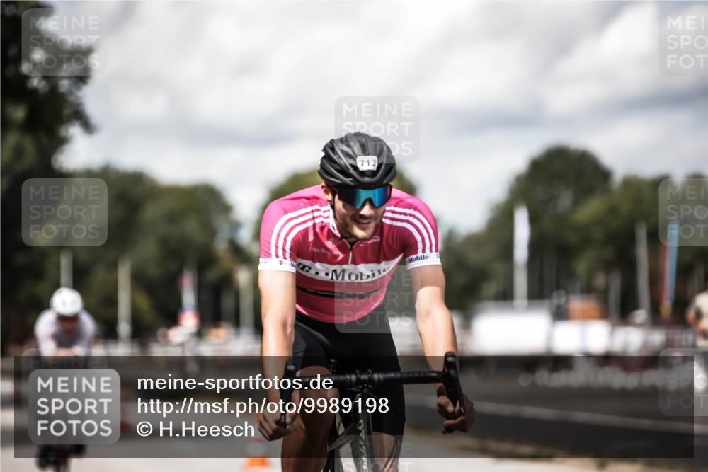 16.08.2026 - KN Förde Triathlon 2026 H.Heesch http://msf.ph/oto/9989198 16.08.2026 13:19:23 Radfahren 600, 706, 713, 714, 735 meine-sportfotos.de