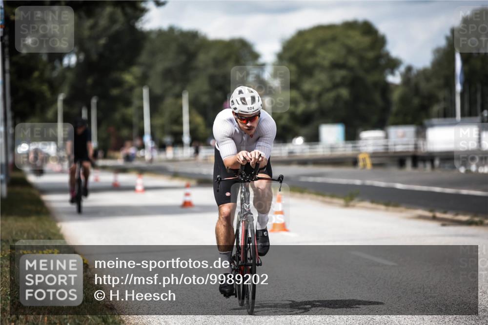 16.08.2026 - KN Förde Triathlon 2026 H.Heesch http://msf.ph/oto/9989202 16.08.2026 13:19:24 Radfahren 600, 713, 714, 735 meine-sportfotos.de