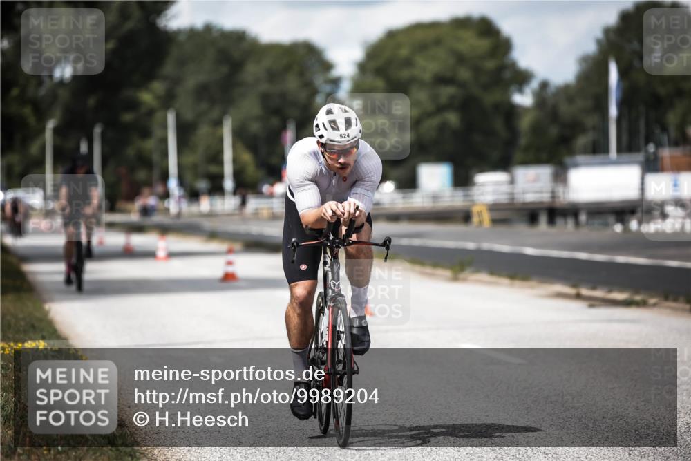 16.08.2026 - KN Förde Triathlon 2026 H.Heesch http://msf.ph/oto/9989204 16.08.2026 13:19:24 Radfahren 600, 713, 714, 735 meine-sportfotos.de