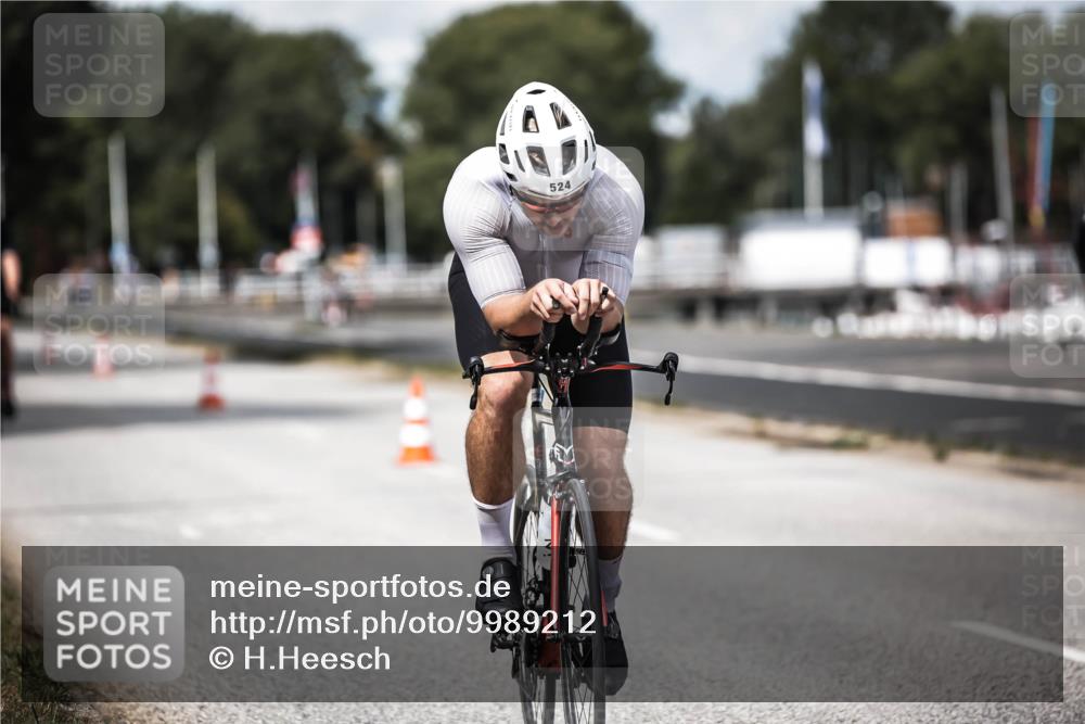 16.08.2026 - KN Förde Triathlon 2026 H.Heesch http://msf.ph/oto/9989212 16.08.2026 13:19:25 Radfahren 713, 714, 735 meine-sportfotos.de