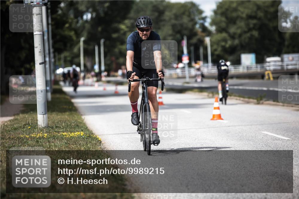 16.08.2026 - KN Förde Triathlon 2026 H.Heesch http://msf.ph/oto/9989215 16.08.2026 13:19:27 Radfahren 716, 735 meine-sportfotos.de