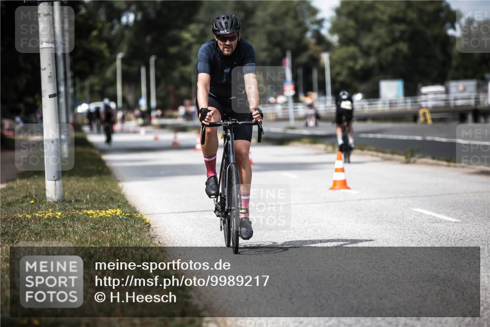 16.08.2026 - KN Förde Triathlon 2026 H.Heesch http://msf.ph/oto/9989217 16.08.2026 13:19:27 Radfahren 716, 735 meine-sportfotos.de