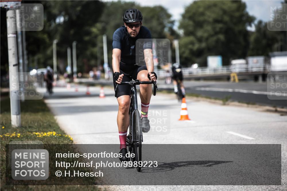 16.08.2026 - KN Förde Triathlon 2026 H.Heesch http://msf.ph/oto/9989223 16.08.2026 13:19:28 Radfahren 574, 701, 716, 735 meine-sportfotos.de
