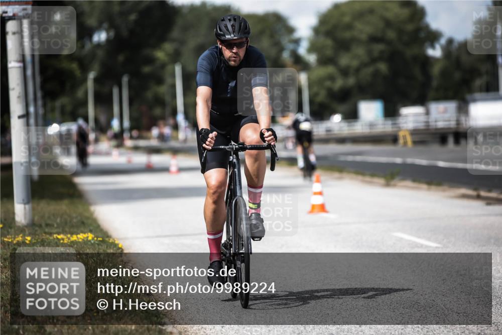 16.08.2026 - KN Förde Triathlon 2026 H.Heesch http://msf.ph/oto/9989224 16.08.2026 13:19:28 Radfahren 574, 701, 716, 735 meine-sportfotos.de