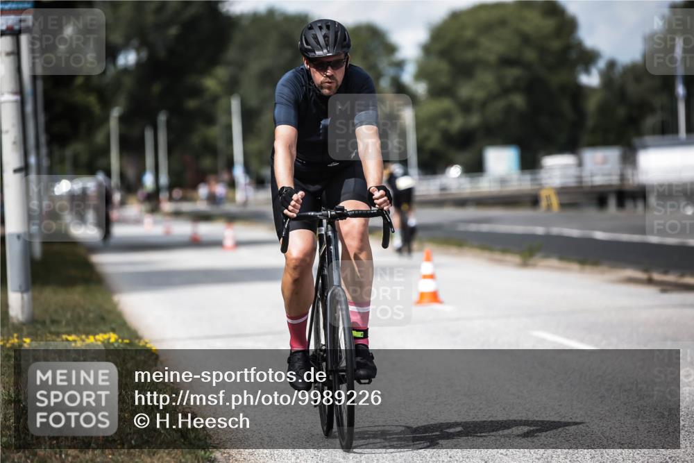 16.08.2026 - KN Förde Triathlon 2026 H.Heesch http://msf.ph/oto/9989226 16.08.2026 13:19:28 Radfahren 574, 701, 716, 735 meine-sportfotos.de