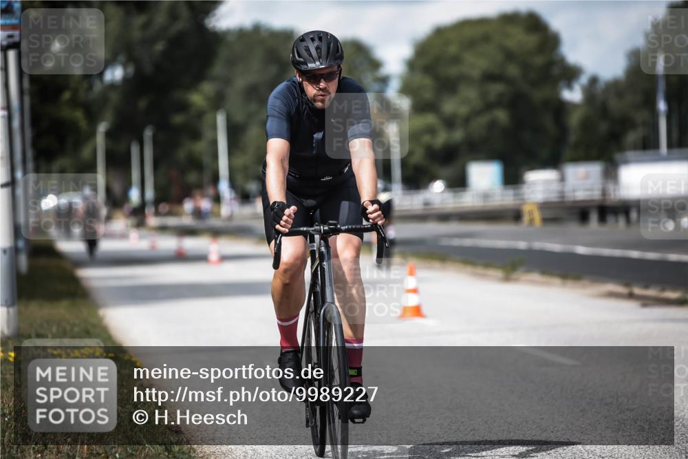 16.08.2026 - KN Förde Triathlon 2026 H.Heesch http://msf.ph/oto/9989227 16.08.2026 13:19:28 Radfahren 574, 701, 716, 735 meine-sportfotos.de