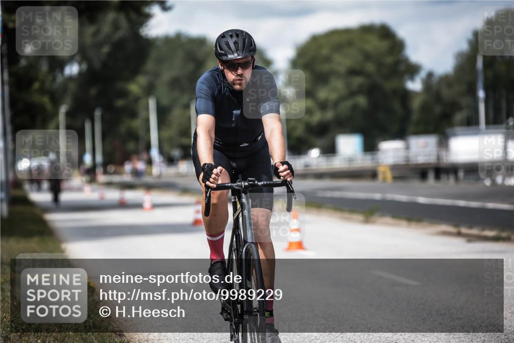 16.08.2026 - KN Förde Triathlon 2026 H.Heesch http://msf.ph/oto/9989229 16.08.2026 13:19:28 Radfahren 574, 701, 716, 735 meine-sportfotos.de