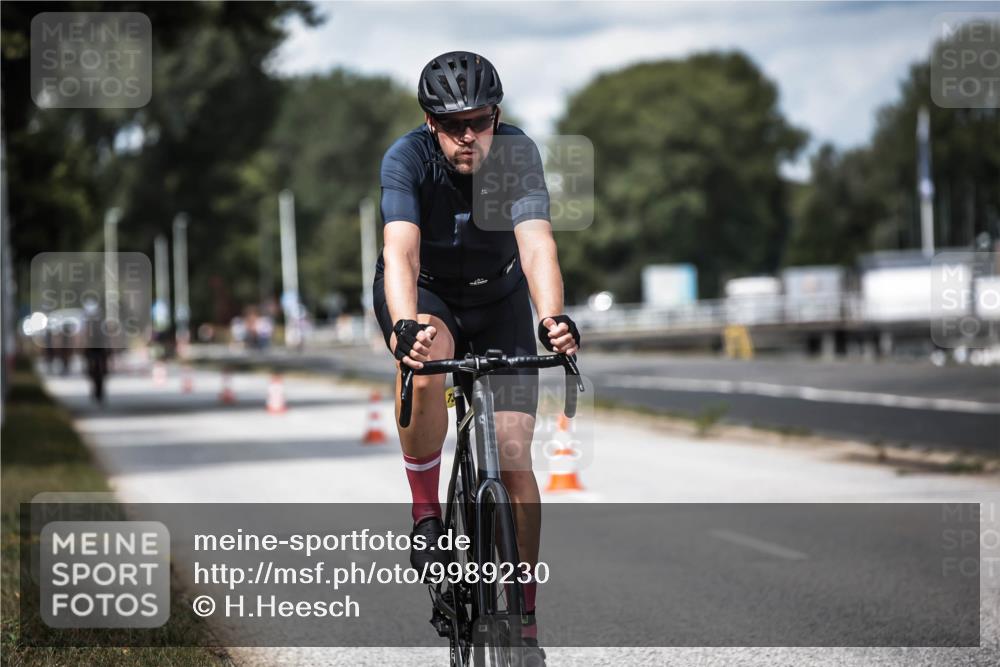 16.08.2026 - KN Förde Triathlon 2026 H.Heesch http://msf.ph/oto/9989230 16.08.2026 13:19:28 Radfahren 574, 701, 716, 735 meine-sportfotos.de