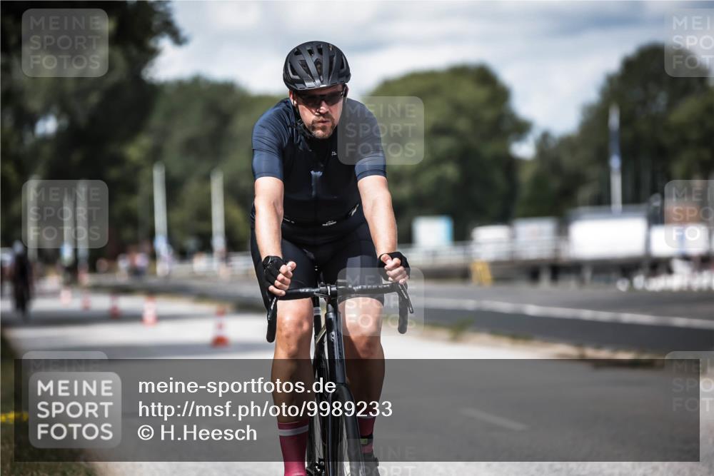 16.08.2026 - KN Förde Triathlon 2026 H.Heesch http://msf.ph/oto/9989233 16.08.2026 13:19:28 Radfahren 574, 701, 716, 735 meine-sportfotos.de