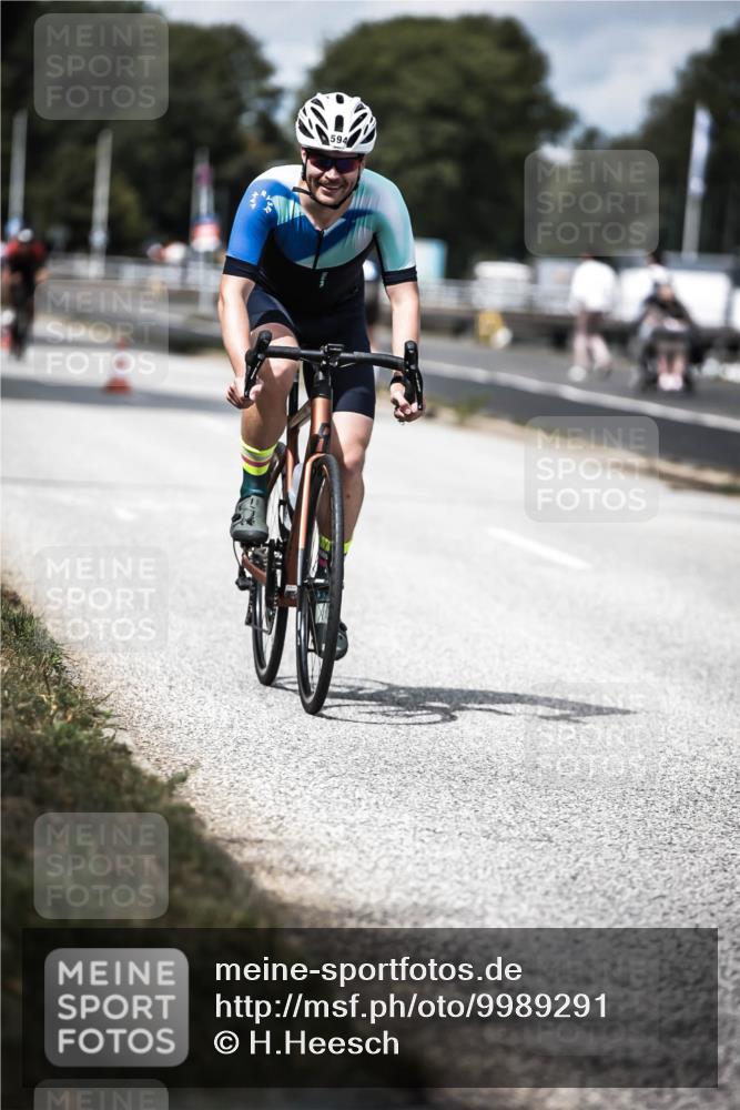 16.08.2026 - KN Förde Triathlon 2026 H.Heesch http://msf.ph/oto/9989291 16.08.2026 13:19:57 Radfahren 553, 594, 612, 733 meine-sportfotos.de