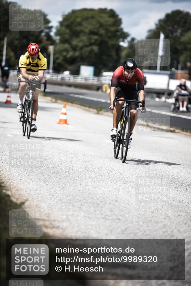 16.08.2026 - KN Förde Triathlon 2026 H.Heesch http://msf.ph/oto/9989320 16.08.2026 13:20:01 Radfahren 562, 709, 723, 733, 737 meine-sportfotos.de