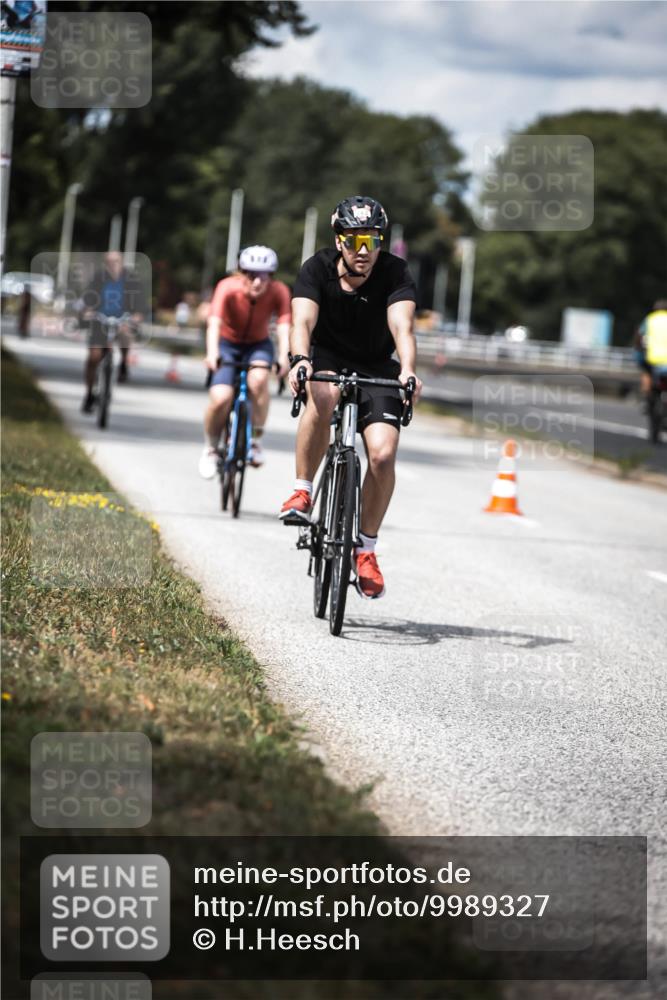 16.08.2026 - KN Förde Triathlon 2026 H.Heesch http://msf.ph/oto/9989327 16.08.2026 13:20:03 Radfahren 562, 591, 709, 723, 733, 737 meine-sportfotos.de
