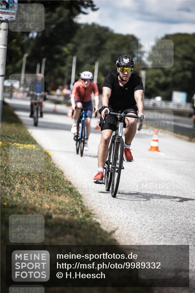 16.08.2026 - KN Förde Triathlon 2026 H.Heesch http://msf.ph/oto/9989332 16.08.2026 13:20:03 Radfahren 562, 591, 709, 723, 733, 737 meine-sportfotos.de
