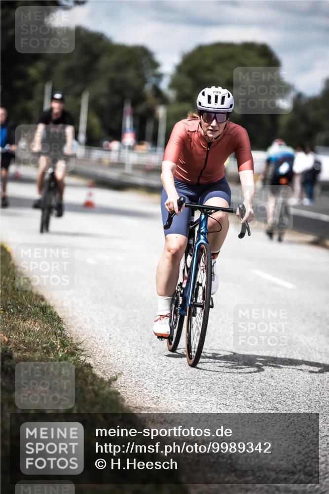 16.08.2026 - KN Förde Triathlon 2026 H.Heesch http://msf.ph/oto/9989342 16.08.2026 13:20:04 Radfahren 532, 562, 591, 709, 723, 737 meine-sportfotos.de
