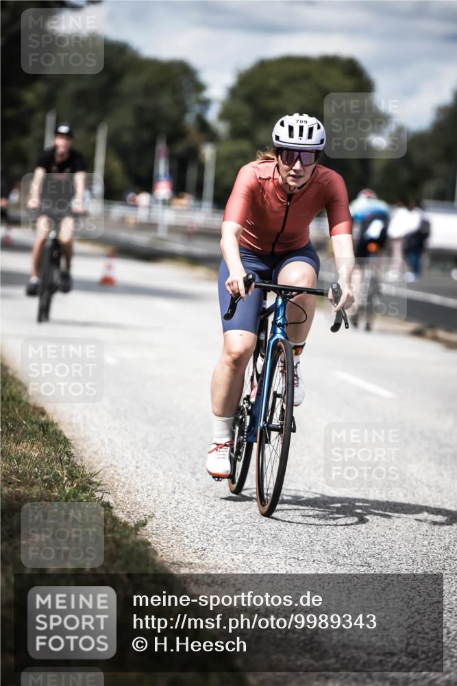 16.08.2026 - KN Förde Triathlon 2026 H.Heesch http://msf.ph/oto/9989343 16.08.2026 13:20:04 Radfahren 532, 562, 591, 709, 723, 737 meine-sportfotos.de