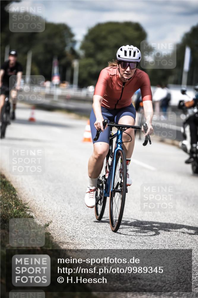 16.08.2026 - KN Förde Triathlon 2026 H.Heesch http://msf.ph/oto/9989345 16.08.2026 13:20:05 Radfahren 532, 562, 591, 709, 723, 737 meine-sportfotos.de