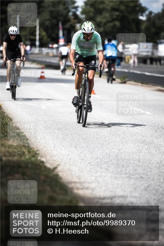 16.08.2026 - KN Förde Triathlon 2026 H.Heesch http://msf.ph/oto/9989370 16.08.2026 13:20:27 Radfahren 556 meine-sportfotos.de