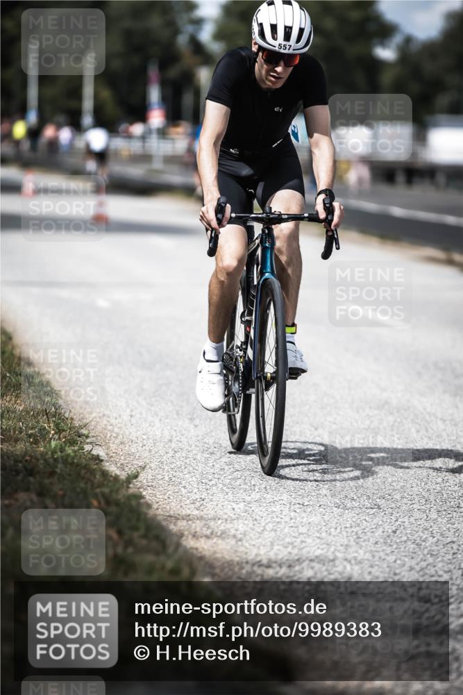 16.08.2026 - KN Förde Triathlon 2026 H.Heesch http://msf.ph/oto/9989383 16.08.2026 13:20:29 Radfahren 556, 588 meine-sportfotos.de